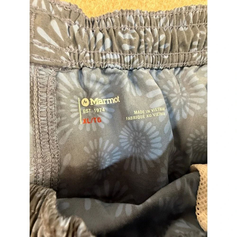 NWT Marmot Mens XL Blue Floral Sunburst Geometric Active Shorts